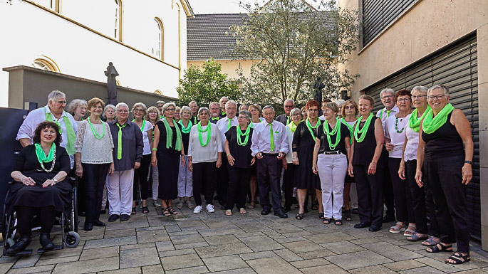 VokalGenial, der gemischte Chor des MGV Windesheim, im August 2024.